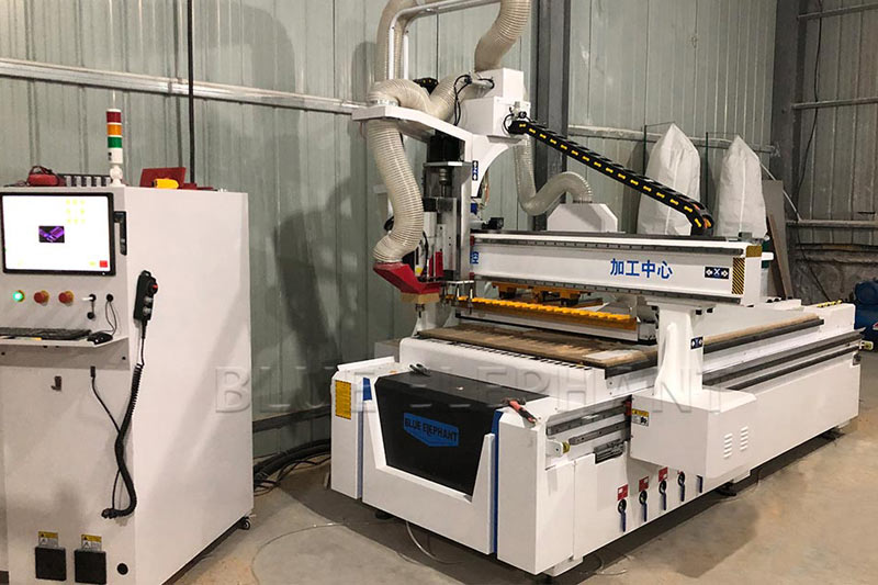 板式家具生產(chǎn)線(xiàn)